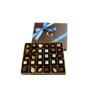 An image of Suba Aluth Avuruddak 30 Piece Chic Paperboard Chocolate Box